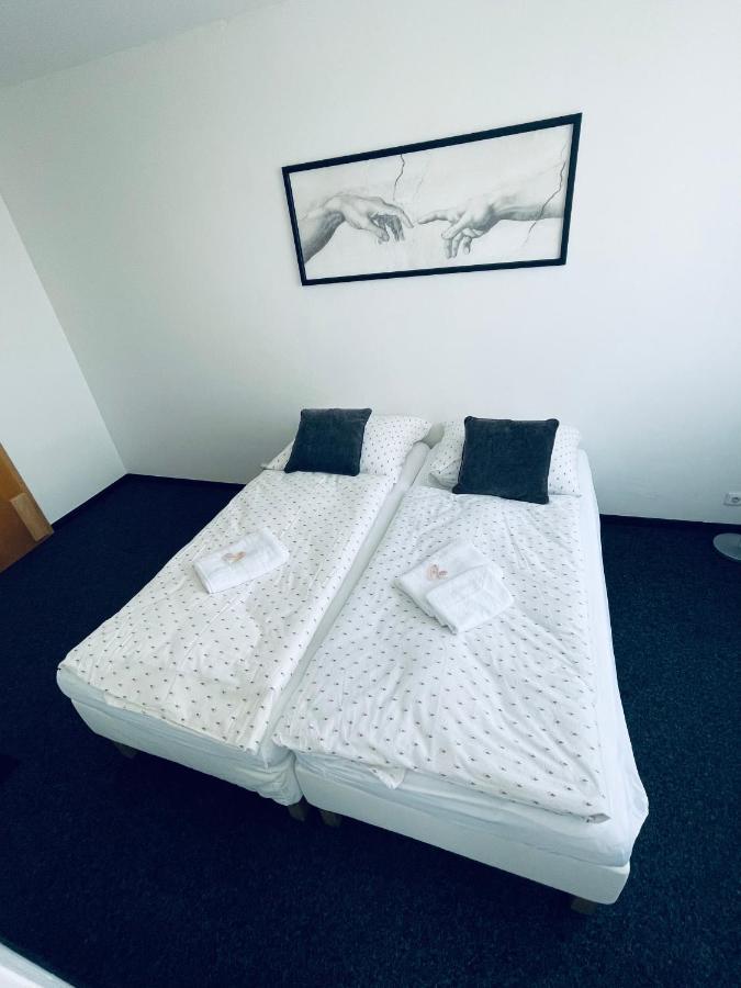 Apartmany Bryksova Πράγα Εξωτερικό φωτογραφία